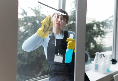 Nettoyage de vitres intérieures et extérieures à Deauville